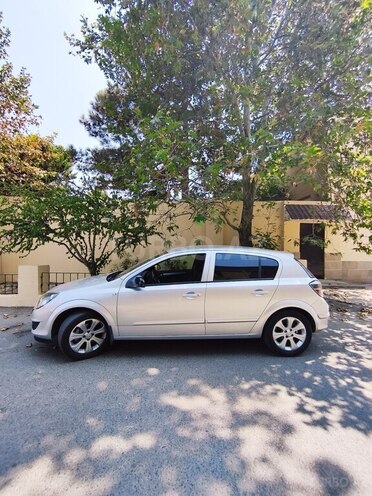 Opel Astra 2009, 178,000 km - 1.4 l - Bakı