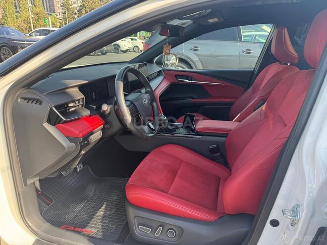 Toyota Camry 2024, 15,700 km - 2.0 l - Bakı