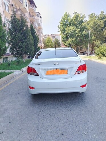 Hyundai Accent 2015, 130,000 km - 1.6 l - Bakı