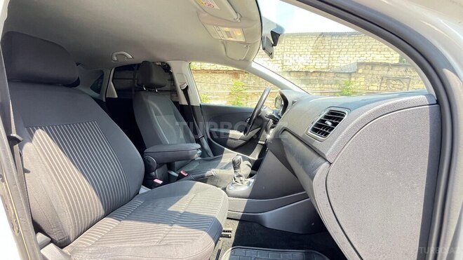 Volkswagen Polo 2012, 270,000 km - 1.6 l - Bakı
