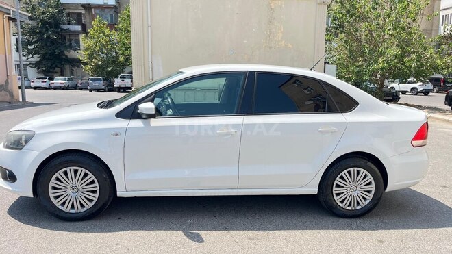 Volkswagen Polo 2012, 270,000 km - 1.6 l - Bakı