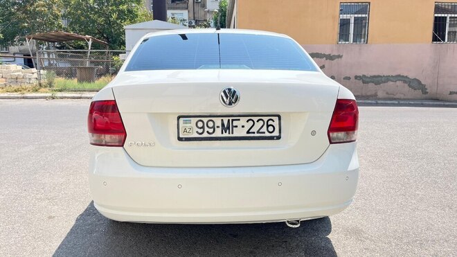 Volkswagen Polo 2012, 270,000 km - 1.6 l - Bakı