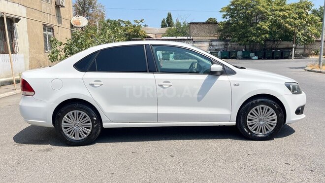 Volkswagen Polo 2012, 270,000 km - 1.6 l - Bakı