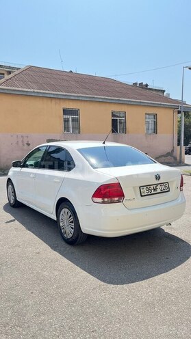 Volkswagen Polo 2012, 270,000 km - 1.6 l - Bakı