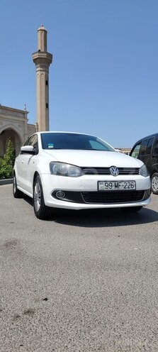 Volkswagen Polo 2012, 270,000 km - 1.6 l - Bakı