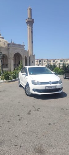 Volkswagen Polo 2012, 270,000 km - 1.6 l - Bakı