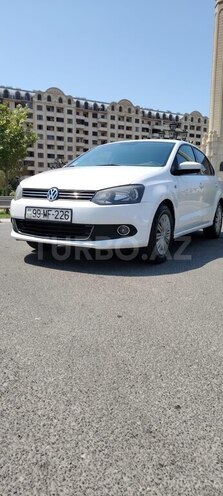 Volkswagen Polo 2012, 270,000 km - 1.6 l - Bakı