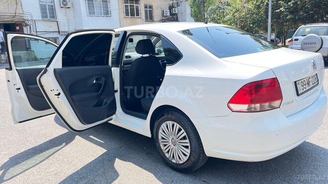 Volkswagen Polo 2012, 270,000 km - 1.6 l - Bakı