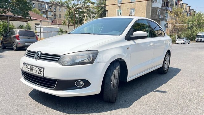 Volkswagen Polo 2012, 270,000 km - 1.6 l - Bakı