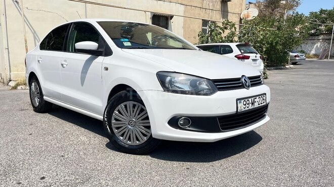 Volkswagen Polo 2012, 270,000 km - 1.6 l - Bakı