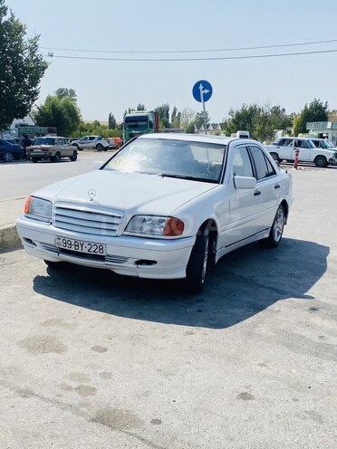 Mercedes C 180 1993, 442,952 km - 1.8 l - Qobustan