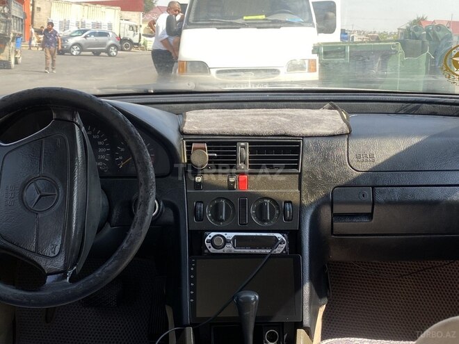 Mercedes C 180 1993, 442,952 km - 1.8 l - Qobustan
