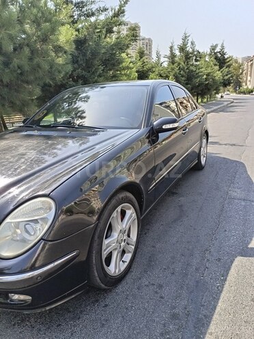 Mercedes E 270 2004, 439,284 km - 2.7 l - Bakı