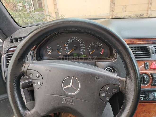 Mercedes E 240 1998, 447,522 km - 2.4 l - Bakı