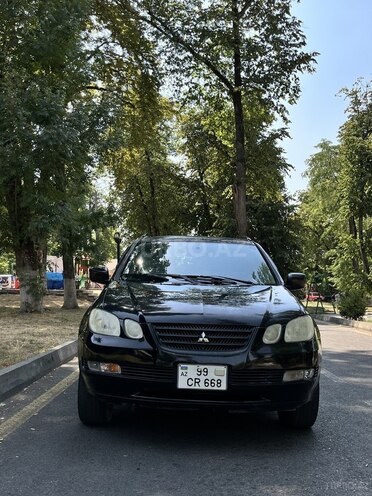 Mitsubishi Airtrek 2001, 335,147 km - 2.4 л - Quba