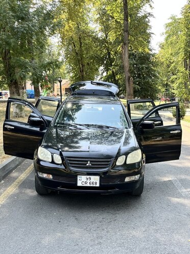 Mitsubishi Airtrek 2001, 335,147 km - 2.4 л - Quba