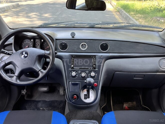 Mitsubishi Airtrek 2001, 335,147 km - 2.4 л - Quba