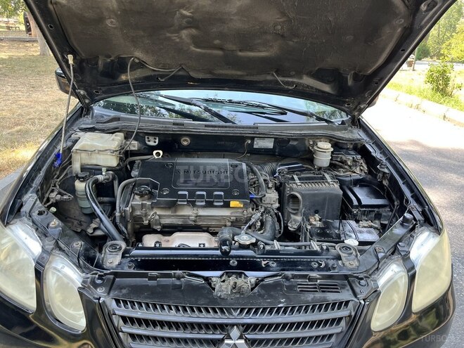 Mitsubishi Airtrek 2001, 335,147 km - 2.4 л - Quba