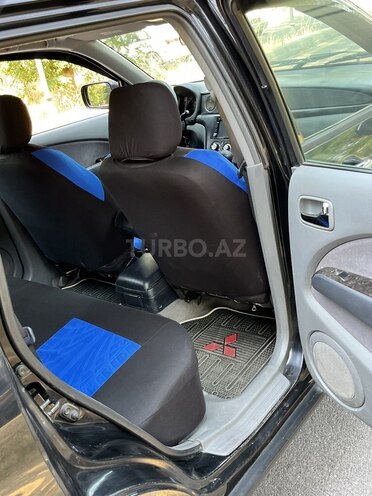 Mitsubishi Airtrek 2001, 335,147 km - 2.4 л - Quba