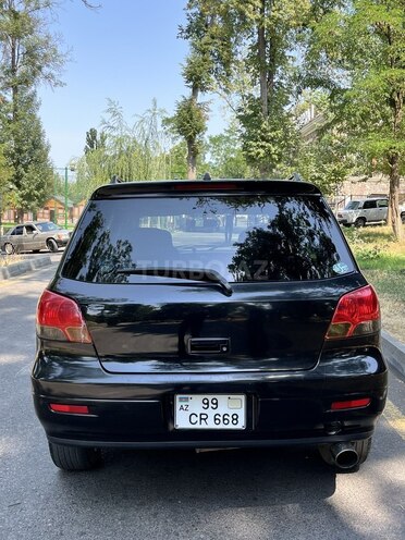 Mitsubishi Airtrek 2001, 335,147 km - 2.4 л - Quba