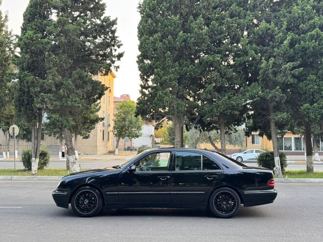 Mercedes E 220 d 2000, 380,000 km - 2.2 l - Sumqayıt