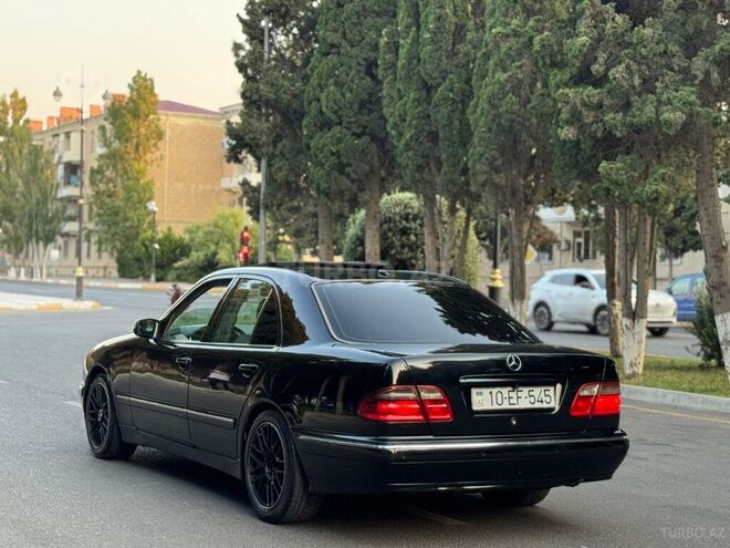 Mercedes E 220 d 2000, 380,000 km - 2.2 l - Sumqayıt