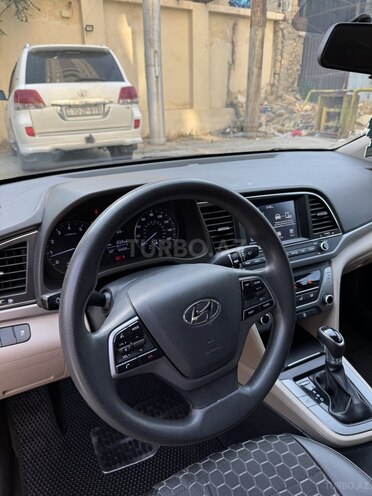 Hyundai Elantra 2016, 241,402 km - 2.0 л - Bakı