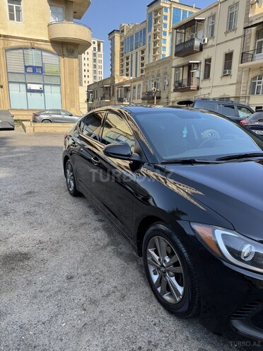 Hyundai Elantra 2016, 241,402 km - 2.0 л - Bakı