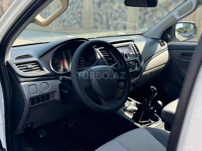 Mitsubishi L200 2019, 177,000 km - 2.4 l - Bakı
