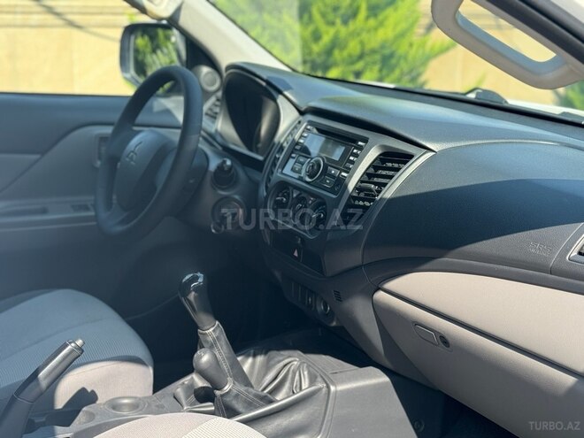 Mitsubishi L200 2019, 177,000 km - 2.4 l - Bakı