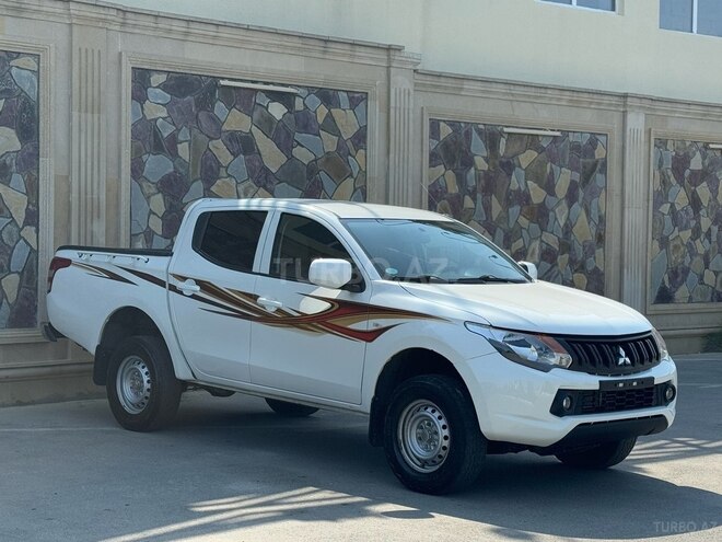 Mitsubishi L200 2019, 177,000 km - 2.4 l - Bakı