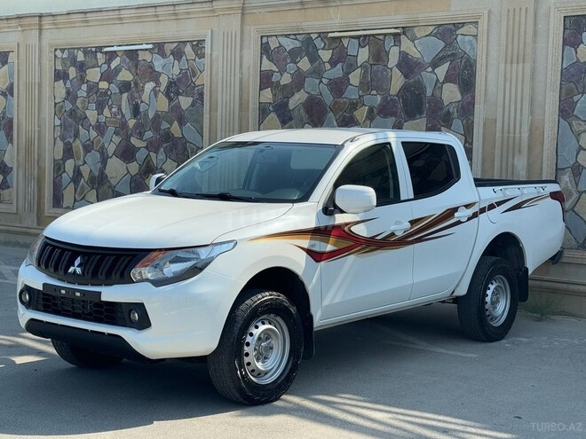 Mitsubishi L200 2019, 177,000 km - 2.4 l - Bakı
