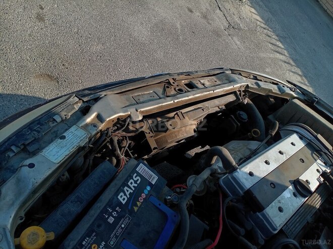 Opel Vectra 1996, 214,500 km - 1.8 l - Xudat