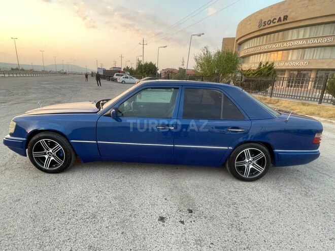 Mercedes E 220 1994, 100,000 km - 2.0 l - Bakı