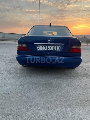 Mercedes E 220 1994, 100,000 km - 2.0 l - Bakı