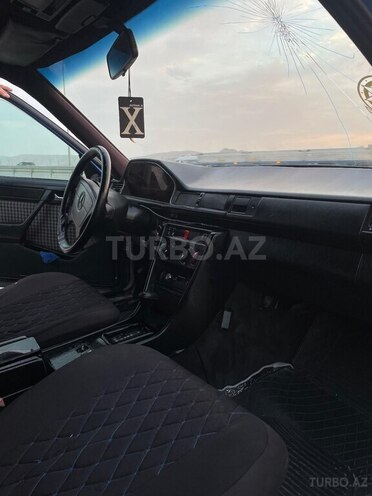 Mercedes E 220 1994, 100,000 km - 2.0 l - Bakı