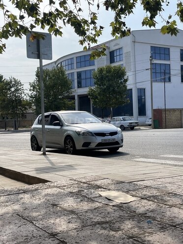 Kia Ceed 2010, 333,333 km - 1.4 л - Masallı