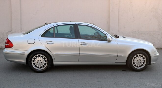 Mercedes E 240 2003, 172,300 km - 2.6 l - Bakı