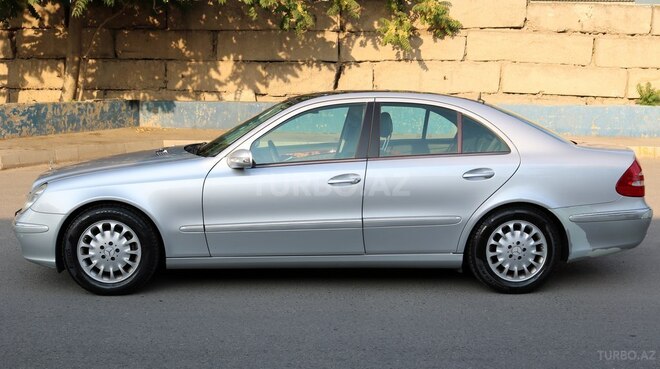 Mercedes E 240 2003, 172,300 km - 2.6 l - Bakı