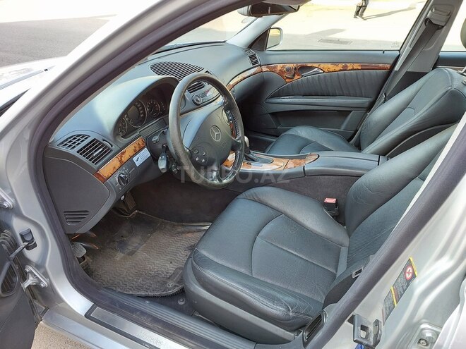 Mercedes E 240 2003, 172,300 km - 2.6 l - Bakı