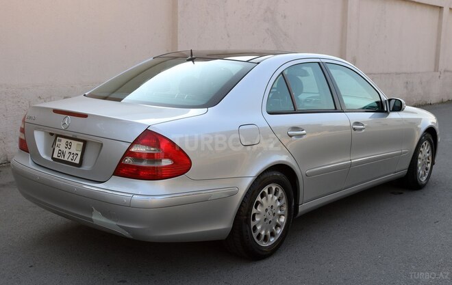 Mercedes E 240 2003, 172,300 km - 2.6 l - Bakı