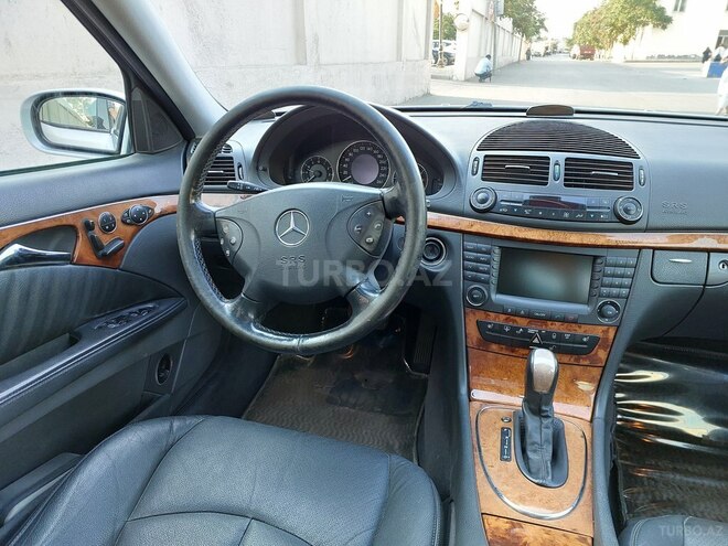 Mercedes E 240 2003, 172,300 km - 2.6 l - Bakı
