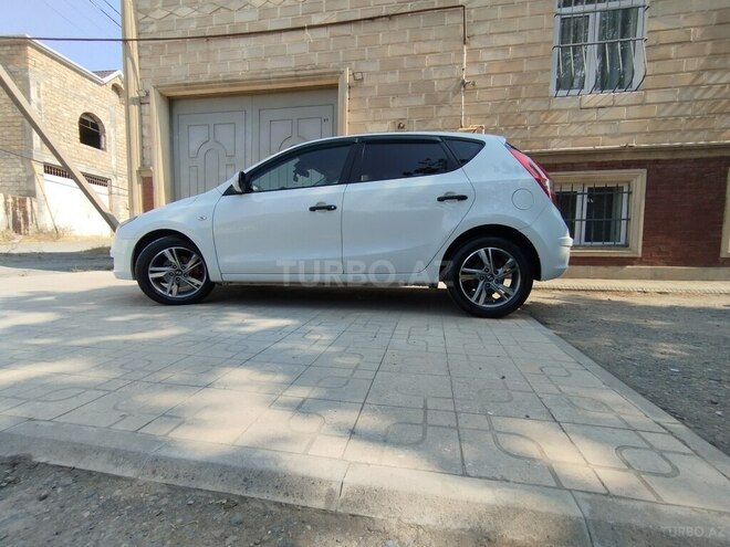 Hyundai i30 2009, 380,000 km - 1.6 l - Gəncə