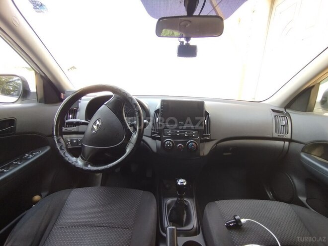 Hyundai i30 2009, 380,000 km - 1.6 l - Gəncə
