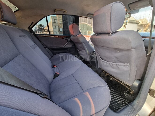 Mercedes E 220 d 1999, 499,000 km - 2.2 l - Bakı