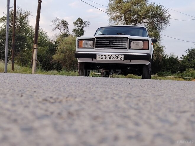 LADA (VAZ) 2107 2004, 59,112 km - 1.6 l - Salyan