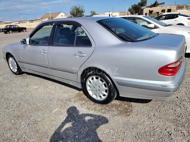 Mercedes E 240 1999, 258,000 km - 2.4 л - Bakı