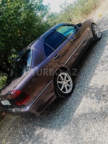 Mercedes C 220 1995, 288,500 km - 2.2 л - İsmayıllı