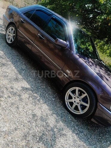 Mercedes C 220 1995, 288,500 km - 2.2 л - İsmayıllı