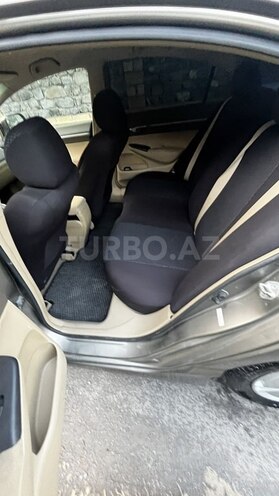 Honda Civic 2008, 430,000 km - 1.3 l - Qax